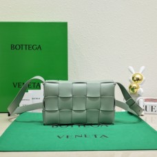 BOTTEGA VENETA Cassette bag 23*15*5cm