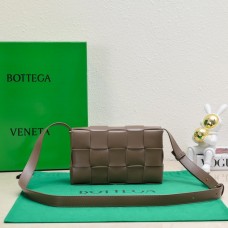 BOTTEGA VENETA Cassette bag 23*15*5cm