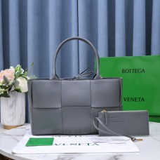 BV  Slip tote large 36*24*12cm lambskin