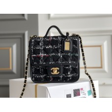 Chanel 22K Flap Bag for Autumn/Winter, Messenger Bag in Woolen Fabric, Black, Gold Hardware, Dimensions: 17x21x6cm.