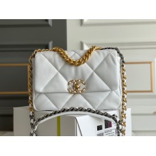 Chanel 19 Bag in White with Gold Hardware, Small 26, Lambskin Leather, Hass Factory Leather, 26x16x9cm.