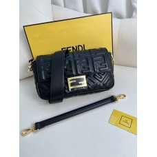 Fendi Baguette Medium 27 Chain Black All Leather Gold Hardware 27x15x6cm 211