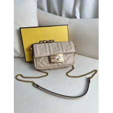 Fendi Baguette Mini 19 Chain Apricot All Leather Gold Buckle 19x11.5x4cm