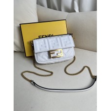 Fendi Baguette Mini 19 Chain White All Leather Gold Buckle 19x11.5x4cm