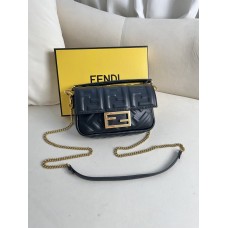Fendi Baguette Mini 19 Chain Black All Leather Gold Buckle 19x11.5x4cm