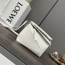 Loewe Puzzle White Small 18 Model: L062312, L10173 Size: 18x12.5x8cm